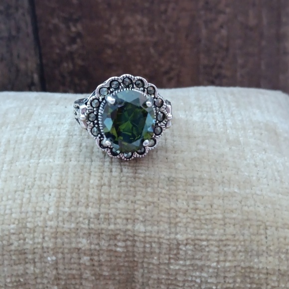 Silver Four Prong Setting Multi Faceted Glass or Stone Ring - Picture 1 of 13